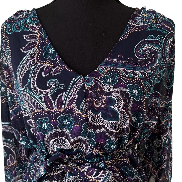 Motherhood Maternity semi-sheer navy paisley blouse w/integrated camisole size M - Picture 3 of 12